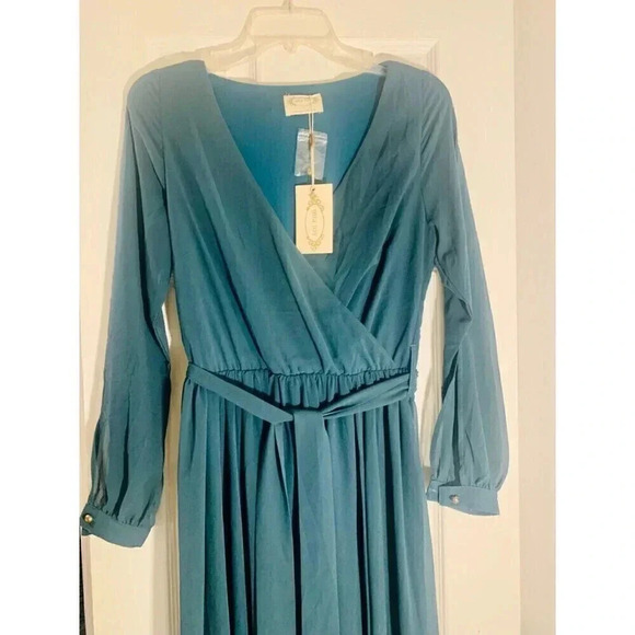 Mia Joy Dresses & Skirts - NEW Mia Joy Long open Sleeve Flowy Size Small Dress with charm and extra button